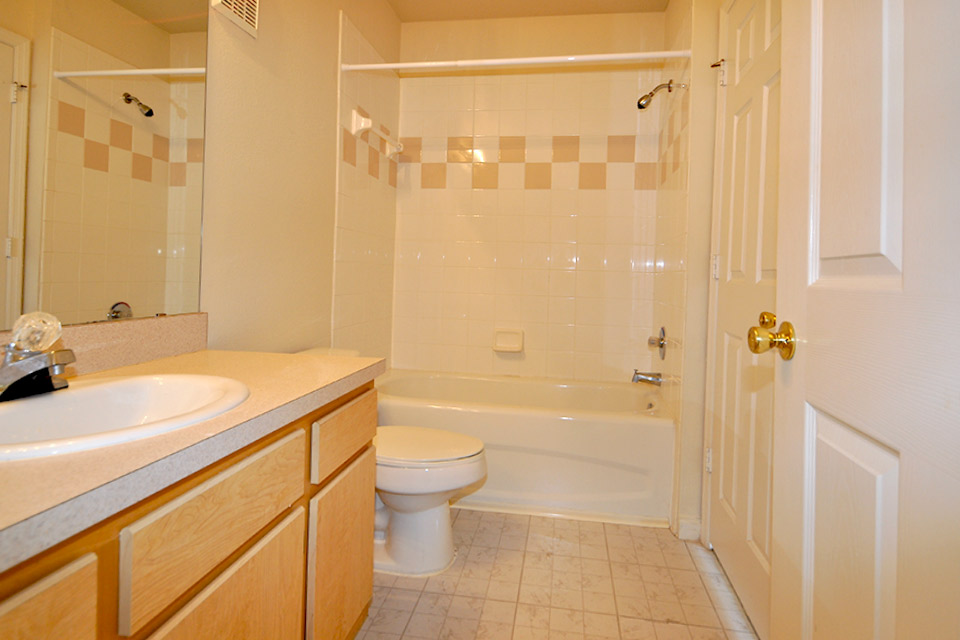 Property photo (8/10)